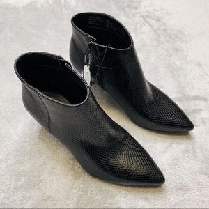 NWT Time & Tru Kitten Heel Black Boots Sz 7